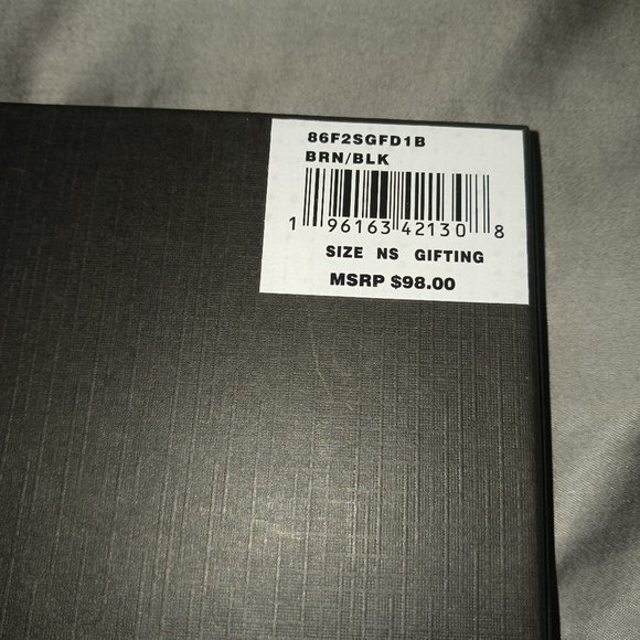 NWT! MICHAEL KORS ID/CC HOLDER WITH KEY RING! - Picture 10 of 10